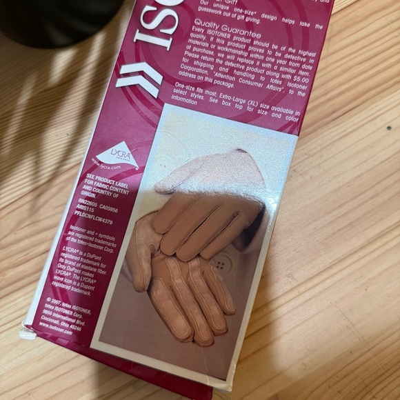 Isotoner Black Women’s Water Repellent Gloves - Picture 4 of 8